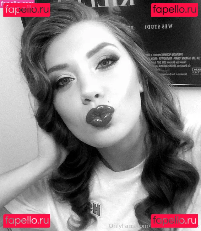 Elenakoshkaxoxo Onlyfans Photo Gallery 