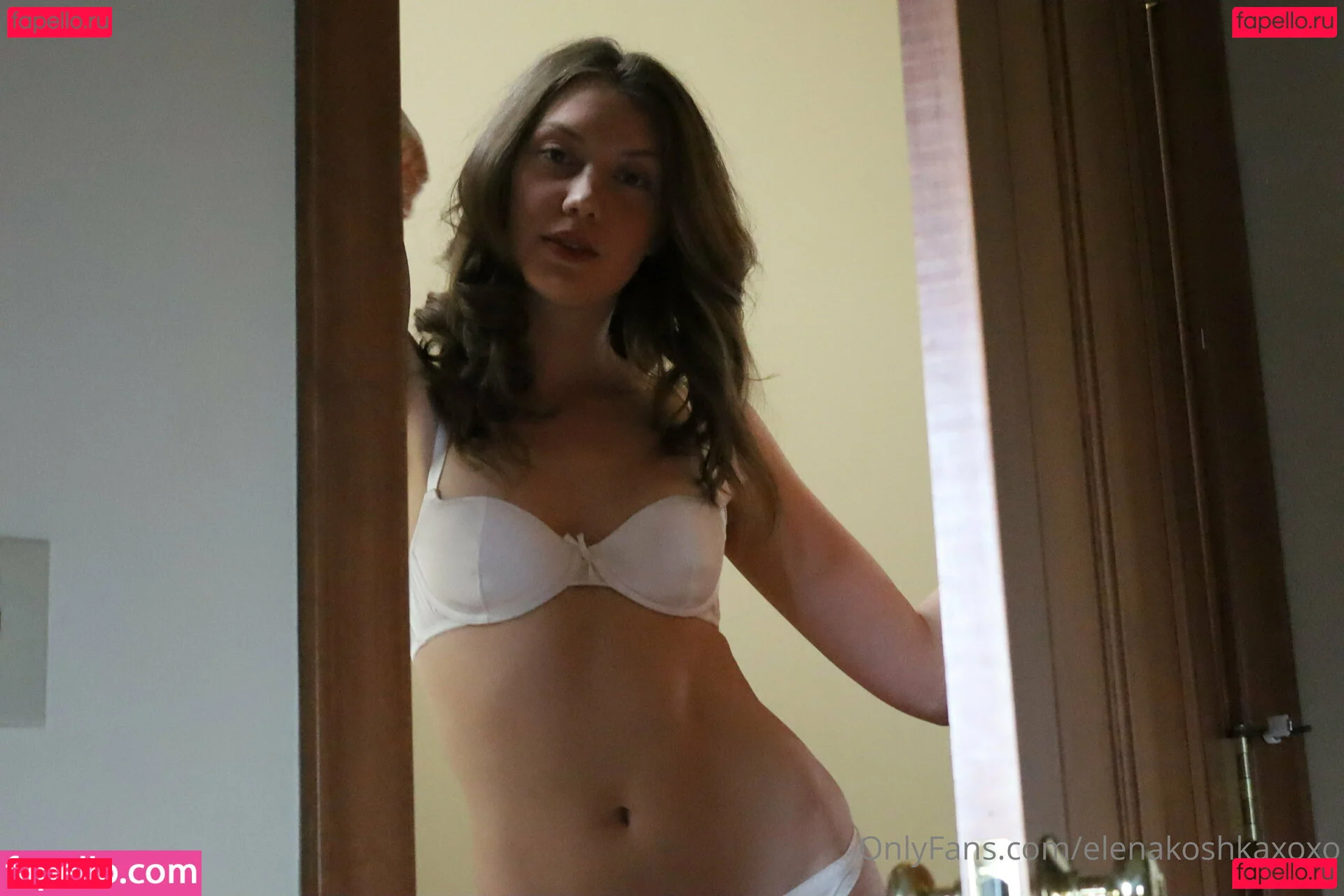 Elenakoshkaxoxo Onlyfans Photo Gallery 