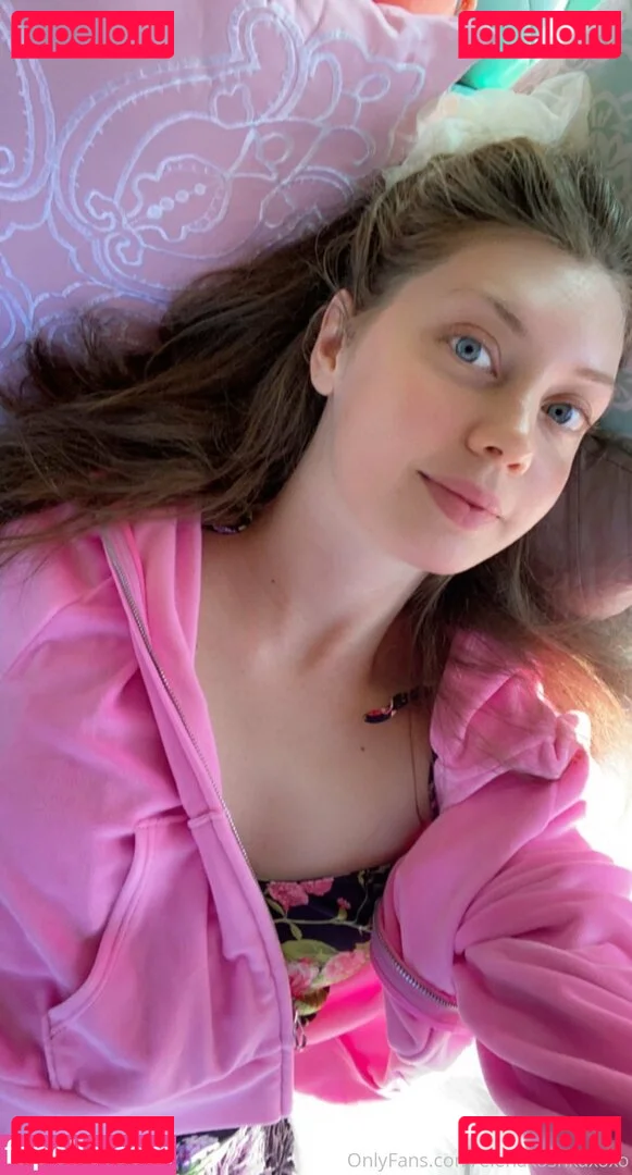 Elenakoshkaxoxo Onlyfans Photo Gallery 