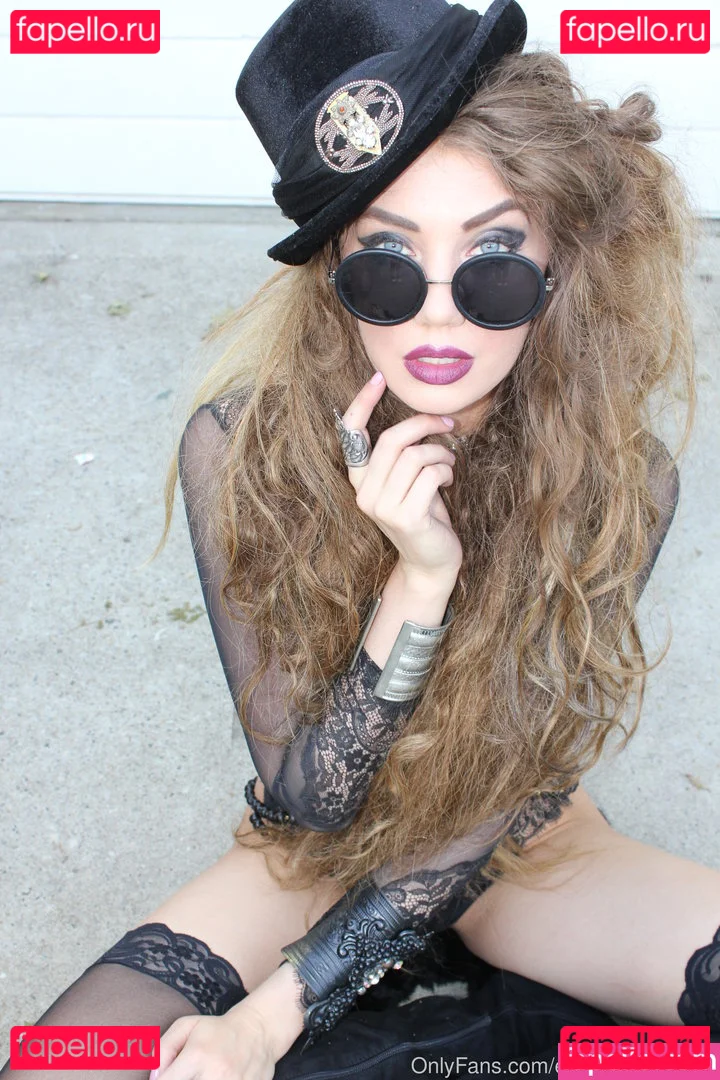 Elenakoshkaxoxo Onlyfans Photo Gallery 