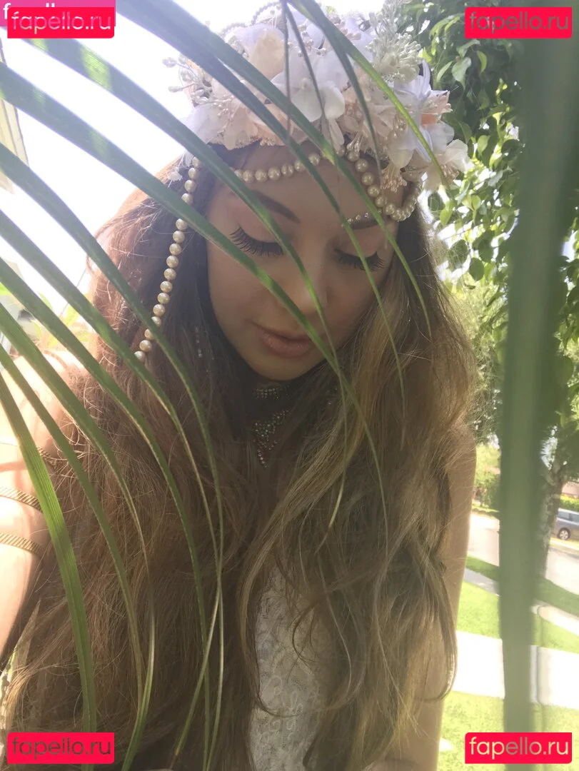 Elenakoshkaxoxo Onlyfans Photo Gallery 