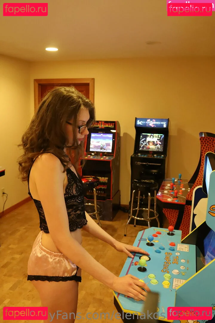 Elenakoshkaxoxo Onlyfans Photo Gallery 