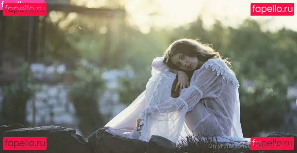 Elenakoshkaxoxo Onlyfans Photo Gallery 