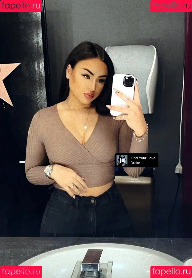 Fiona Schramm Onlyfans Photo Gallery 