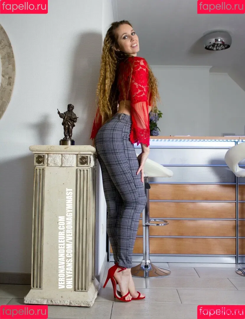 veronavandeleur Onlyfans Photo Gallery 