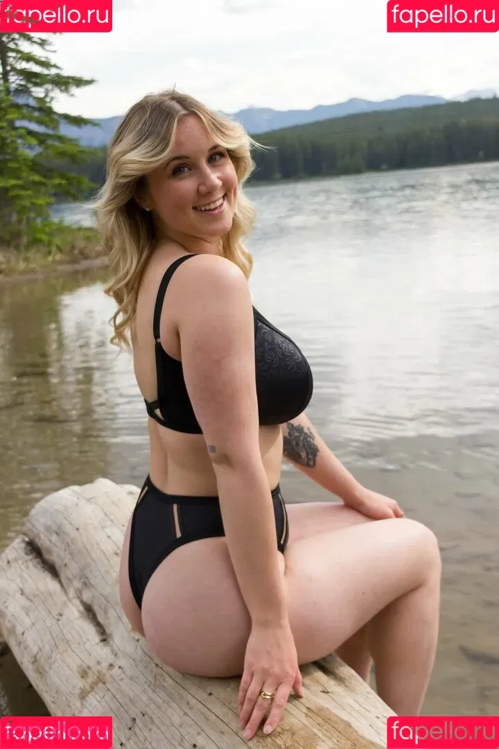 fullerbustbestie Onlyfans Photo Gallery 