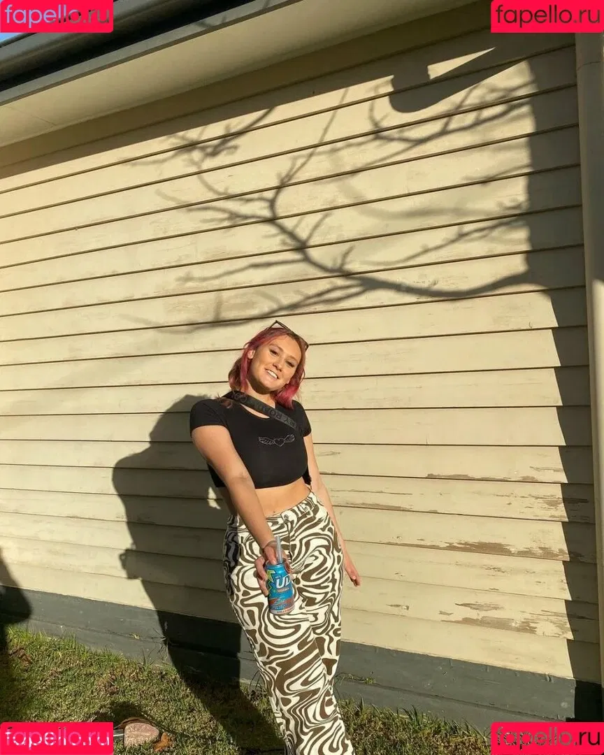 Zoe H Onlyfans Photo Gallery 
