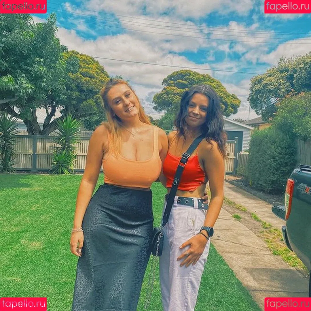 Zoe H Onlyfans Photo Gallery 