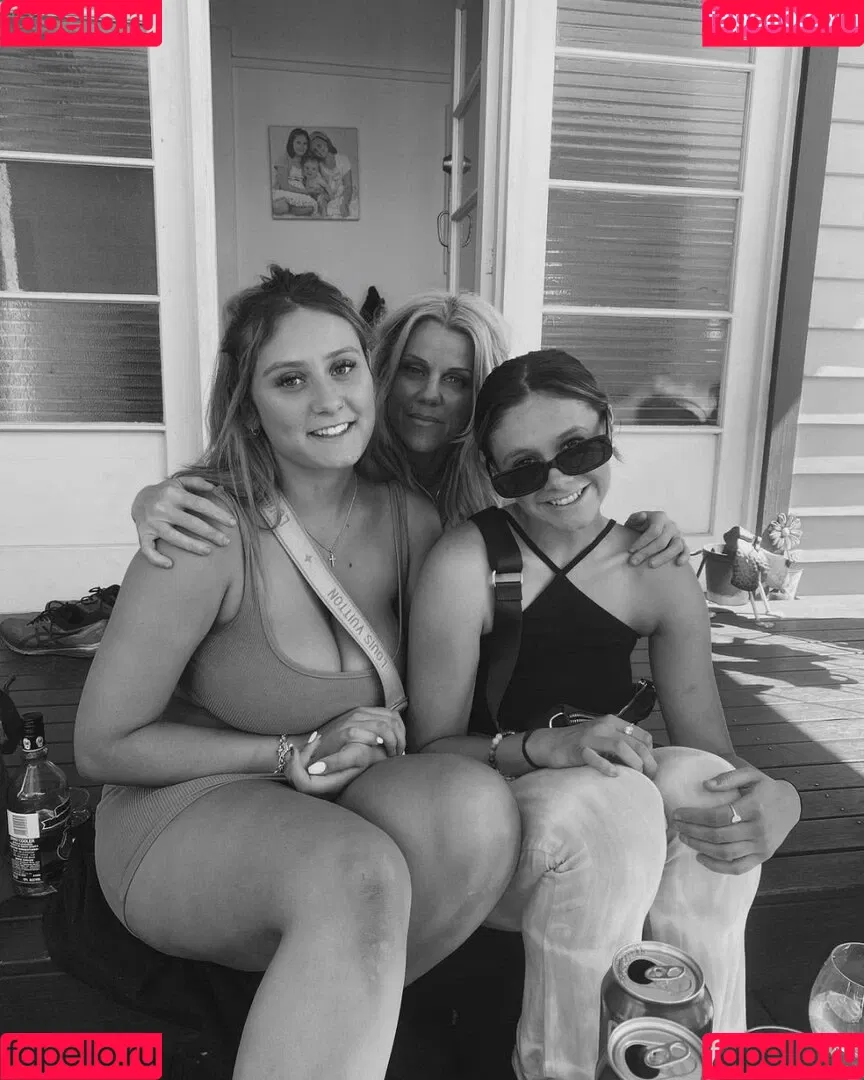Zoe H Onlyfans Photo Gallery 