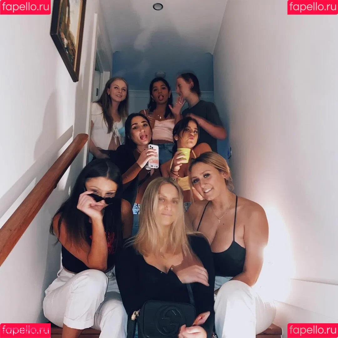 Zoe H Onlyfans Photo Gallery 