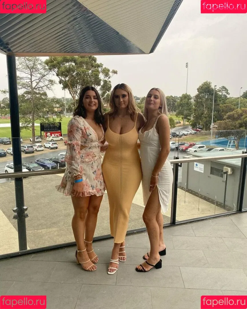 Zoe H Onlyfans Photo Gallery 