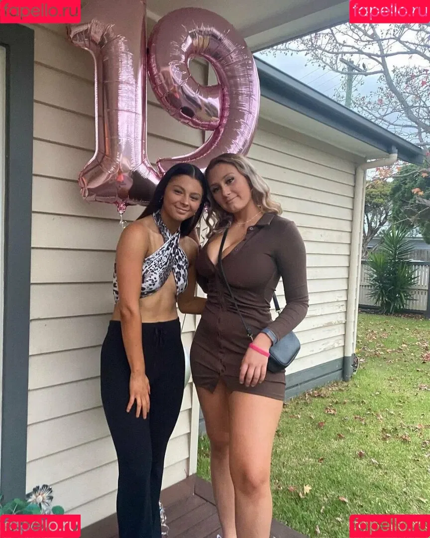 Zoe H Onlyfans Photo Gallery 