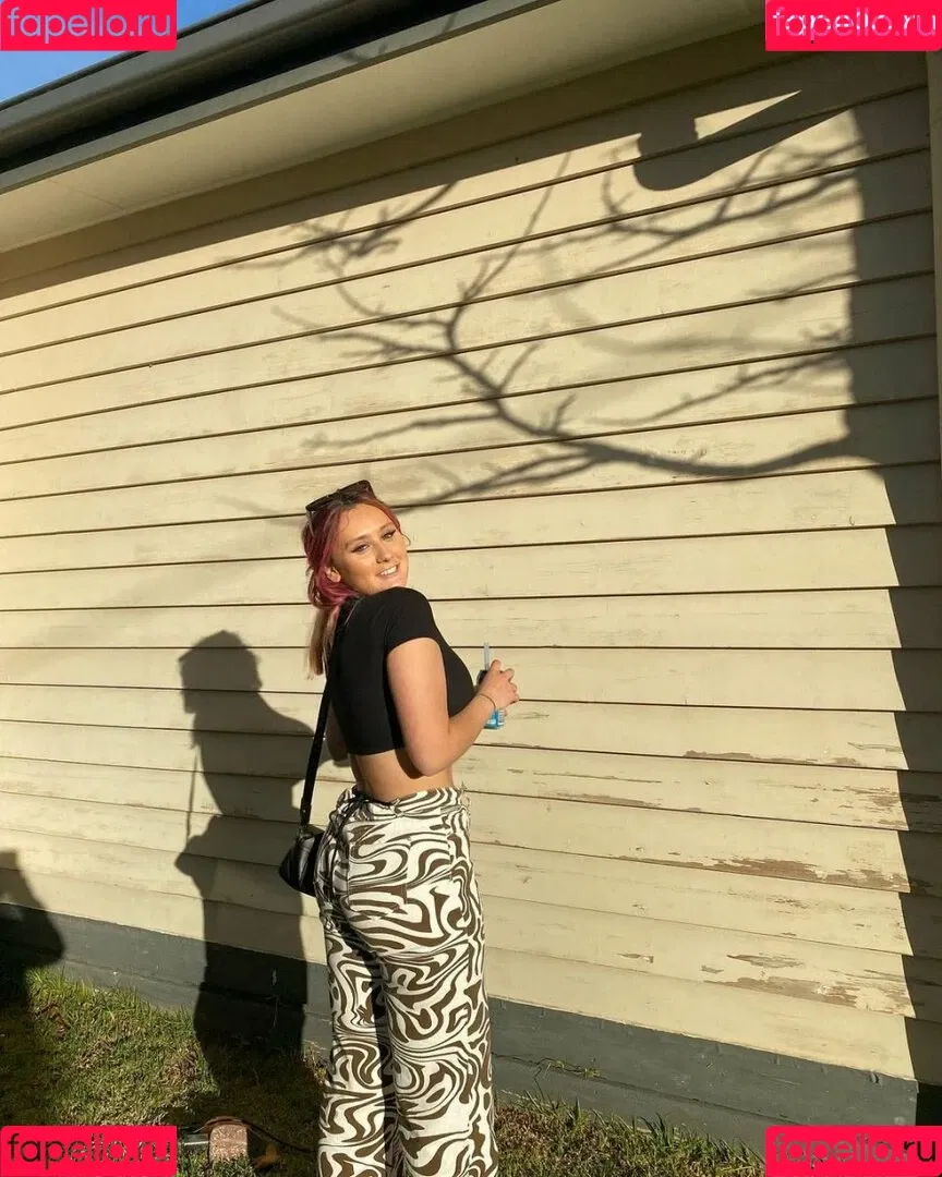 Zoe H Onlyfans Photo Gallery 