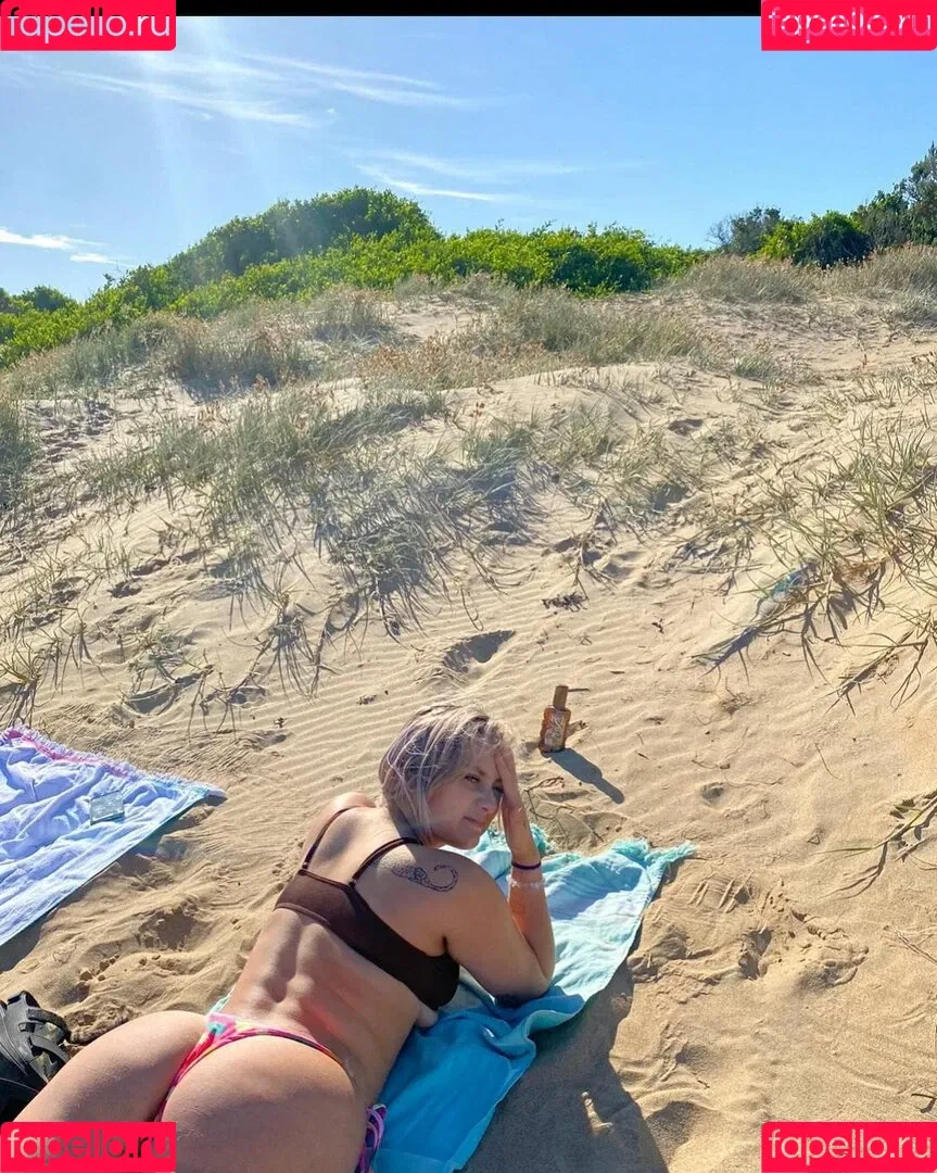 Zoe H Onlyfans Photo Gallery 