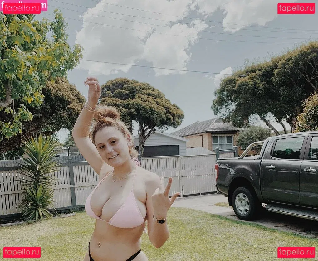 Zoe H Onlyfans Photo Gallery 