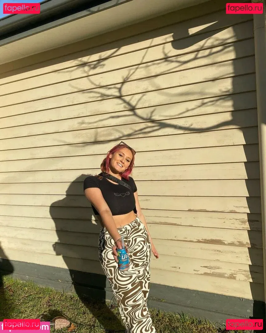 Zoe H Onlyfans Photo Gallery 