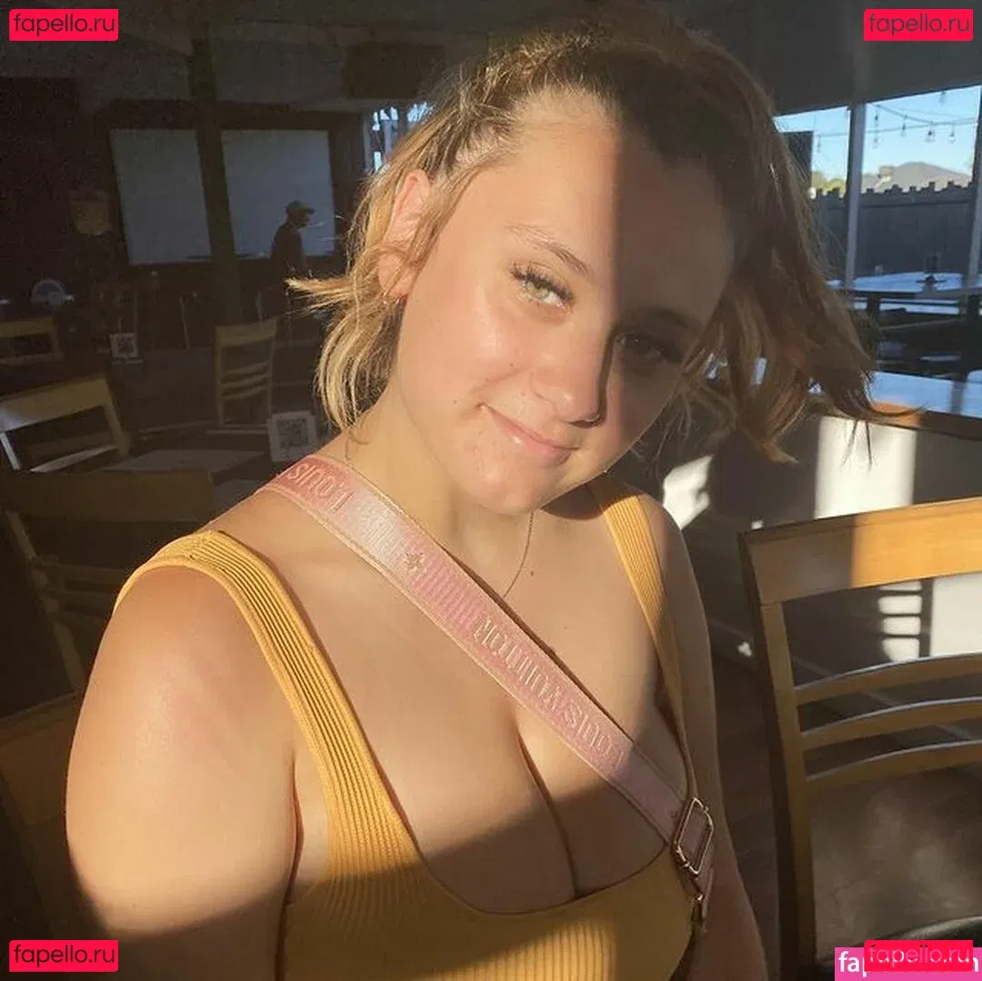 Zoe H Onlyfans Photo Gallery 
