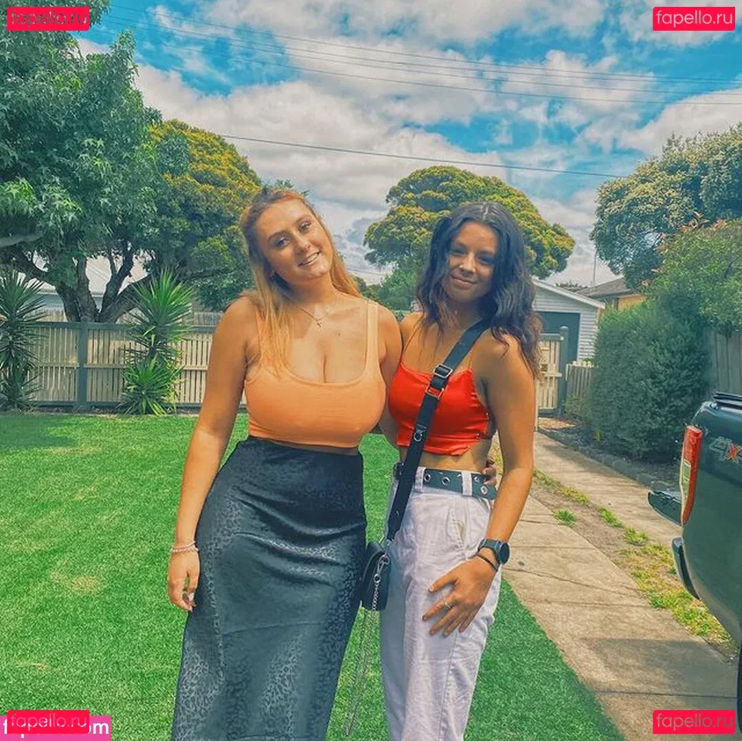 Zoe H Onlyfans Photo Gallery 