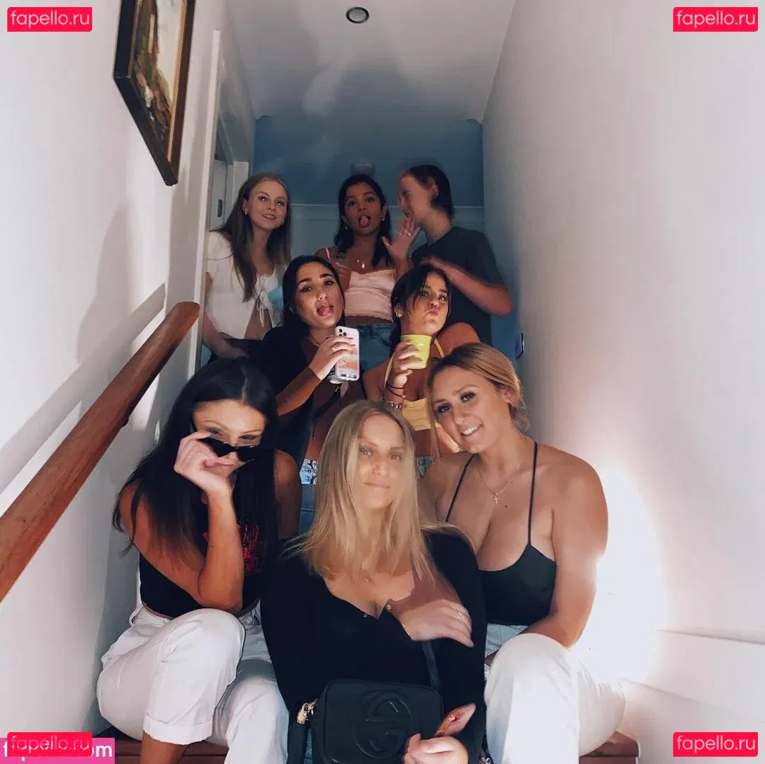 Zoe H Onlyfans Photo Gallery 