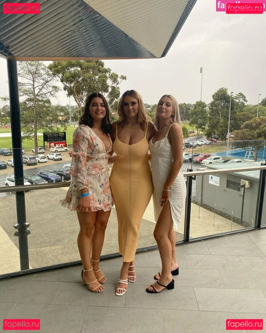 Zoe H Onlyfans Photo Gallery 