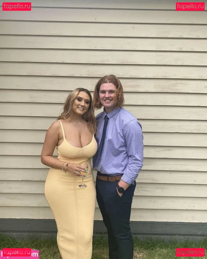 Zoe H Onlyfans Photo Gallery 