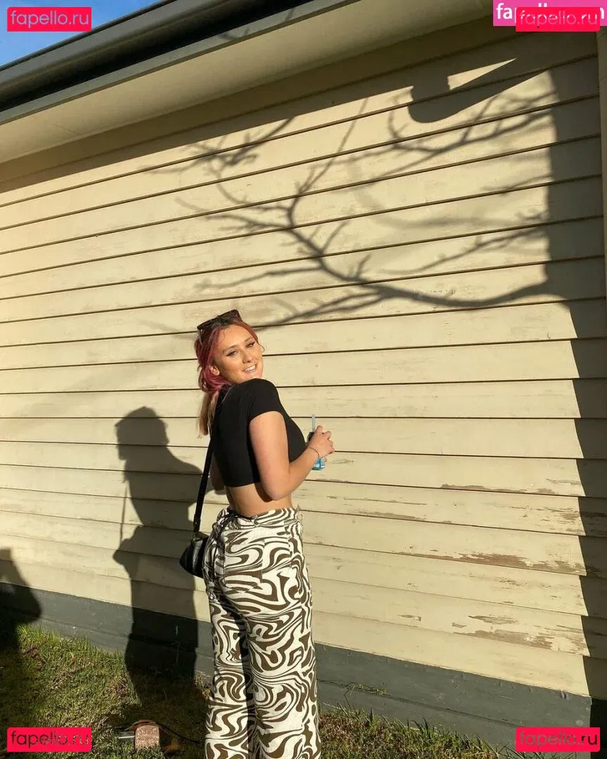 Zoe H Onlyfans Photo Gallery 