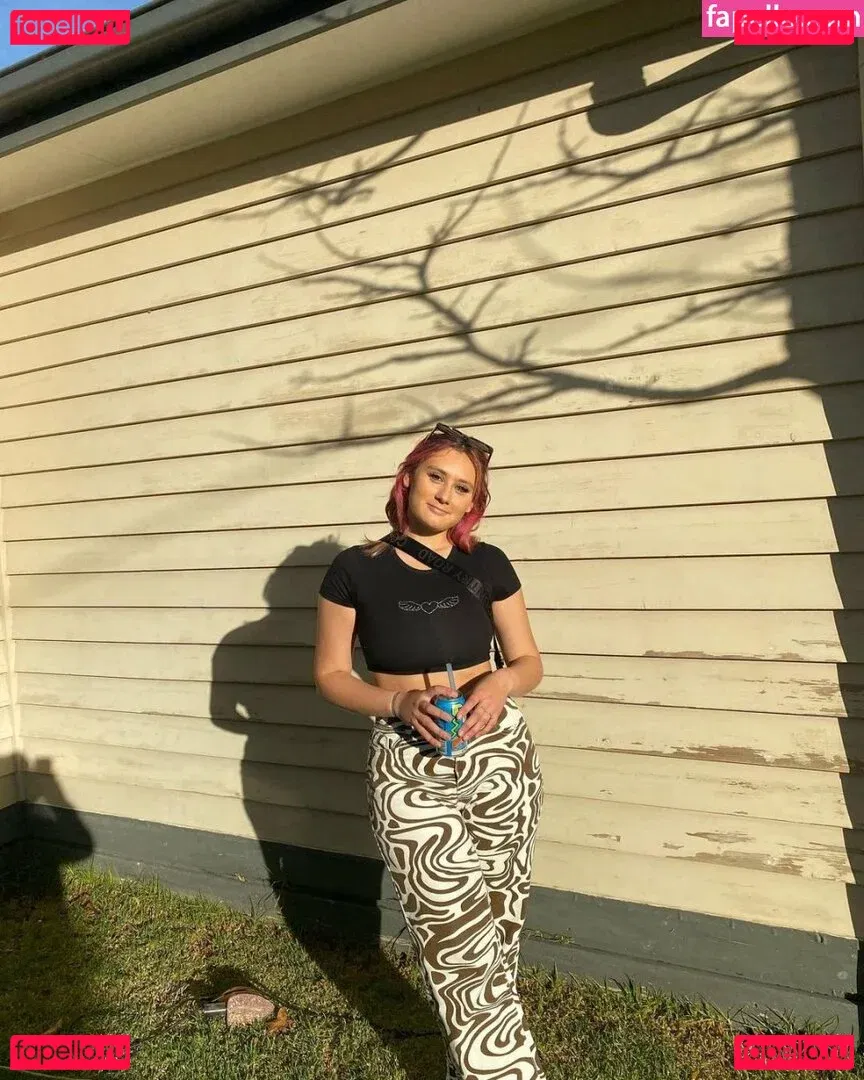 Zoe H Onlyfans Photo Gallery 