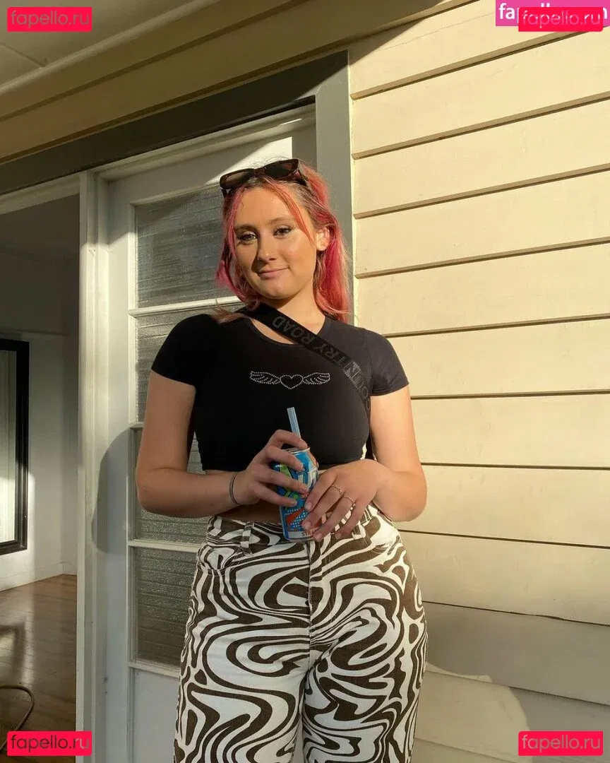 Zoe H Onlyfans Photo Gallery 