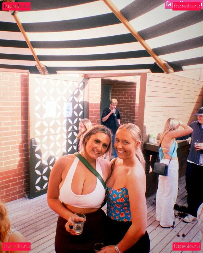 Zoe H Onlyfans Photo Gallery 