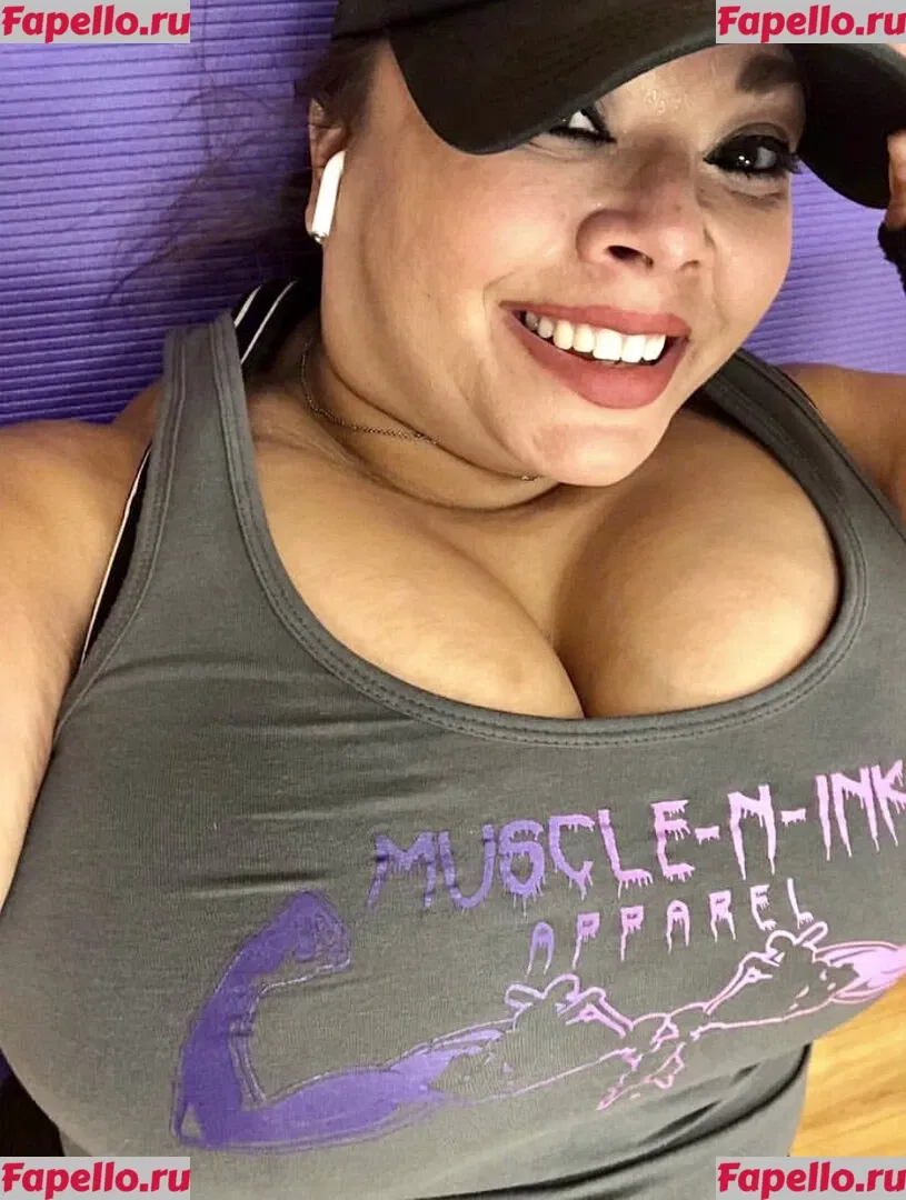 SueAnn Onlyfans Photo Gallery 