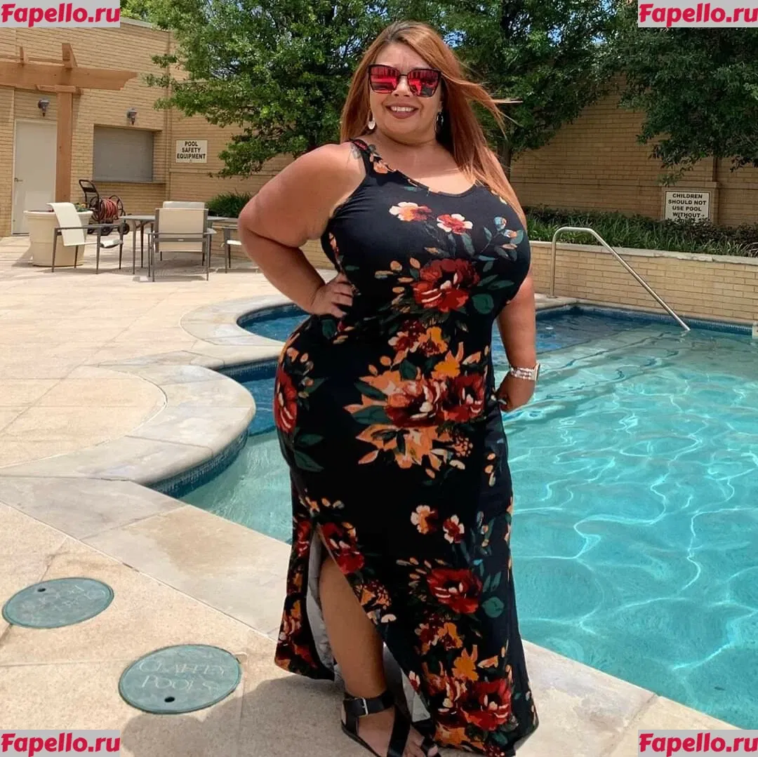 SueAnn Onlyfans Photo Gallery 