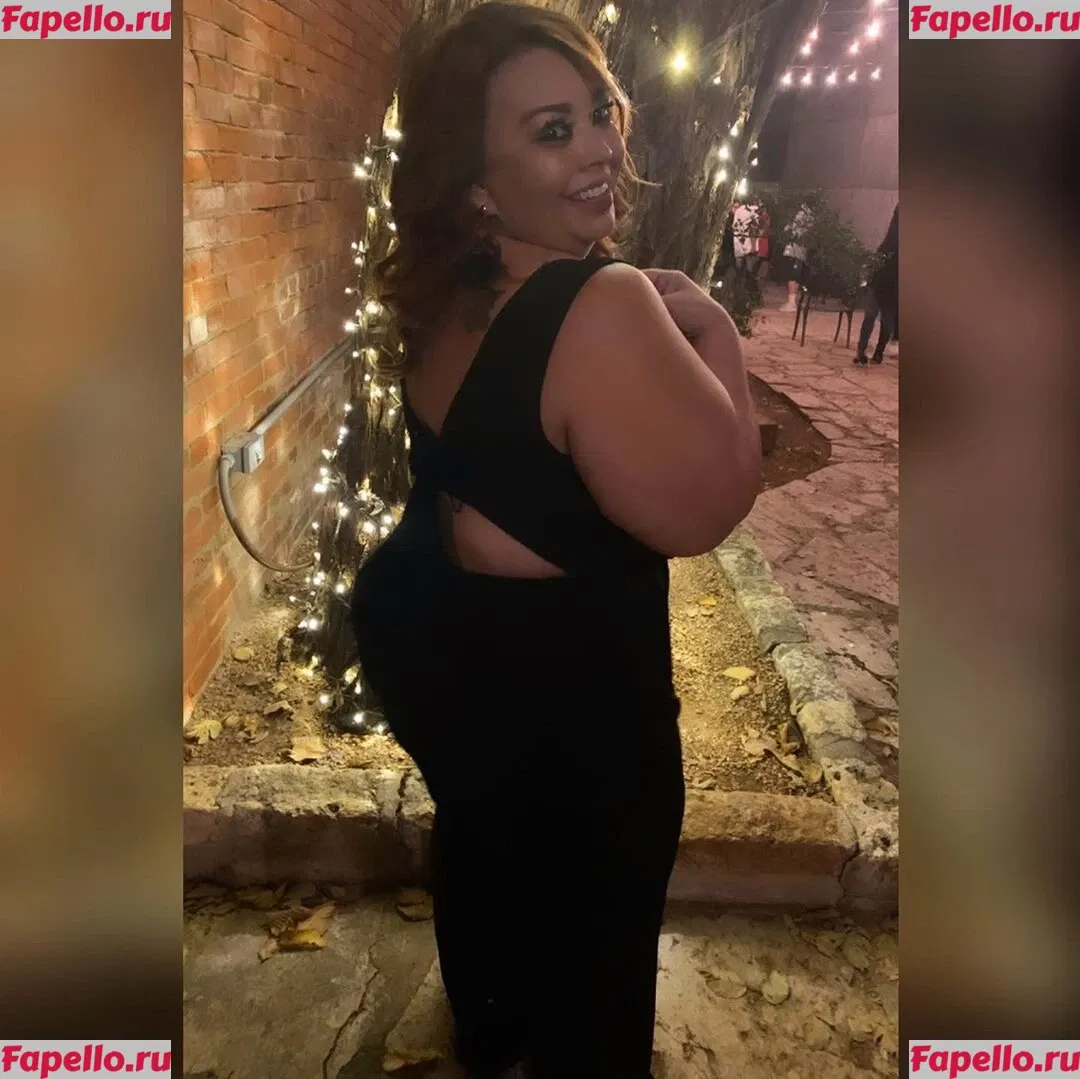 SueAnn Onlyfans Photo Gallery 