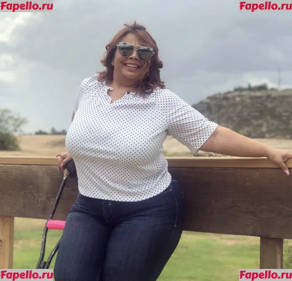 SueAnn Onlyfans Photo Gallery 