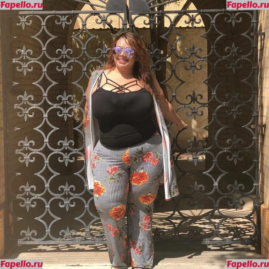 SueAnn Onlyfans Photo Gallery 