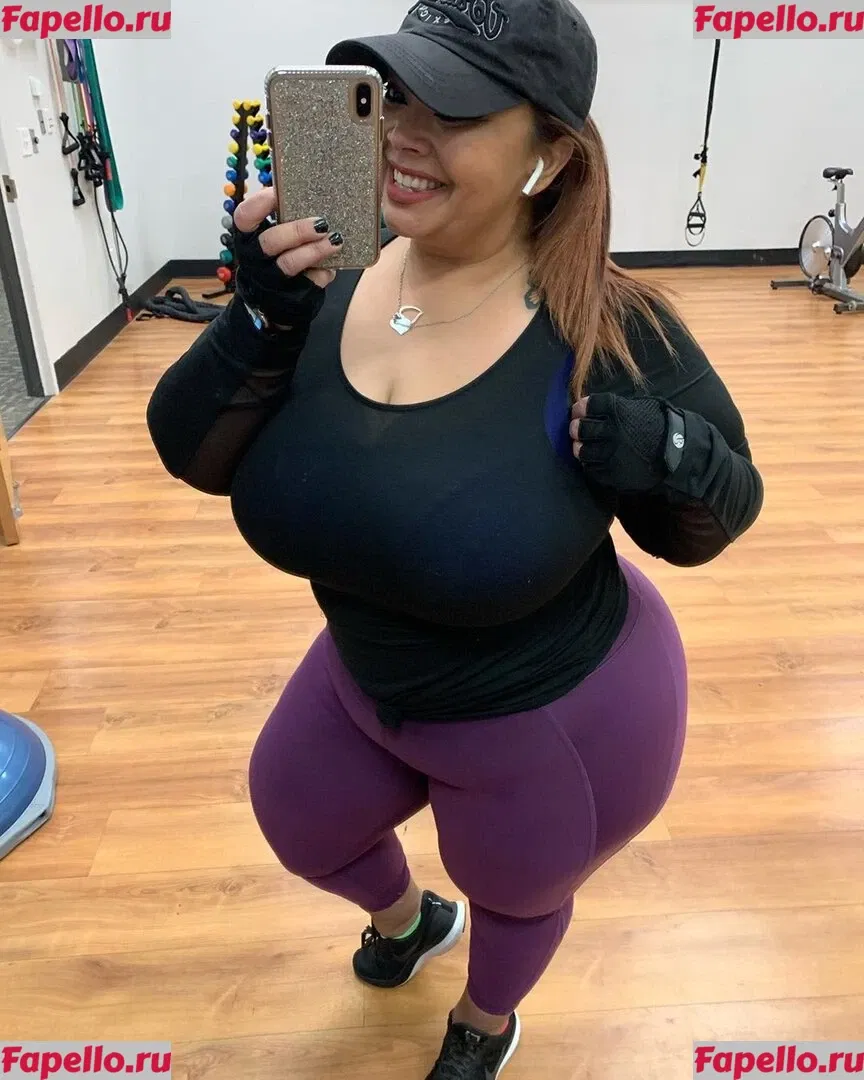 SueAnn Onlyfans Photo Gallery 
