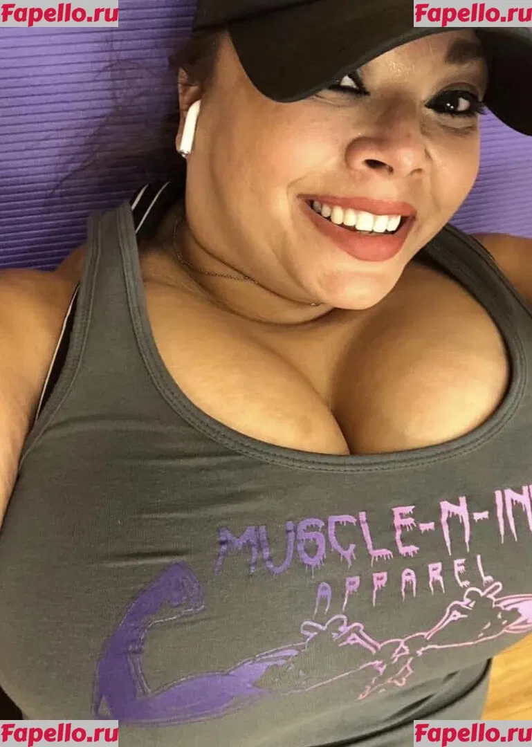 SueAnn Onlyfans Photo Gallery 