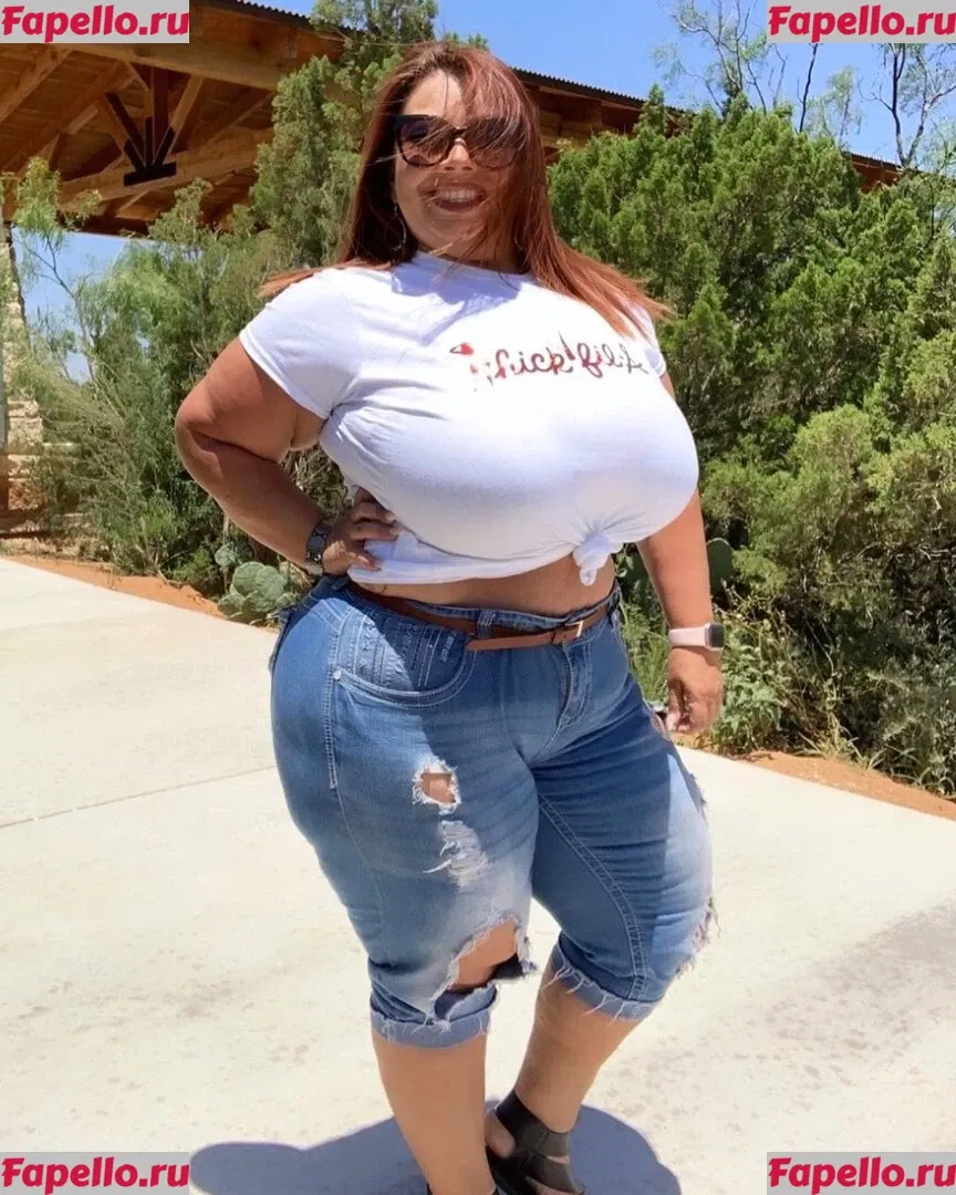 SueAnn Onlyfans Photo Gallery 