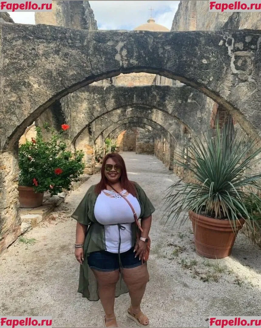 SueAnn Onlyfans Photo Gallery 