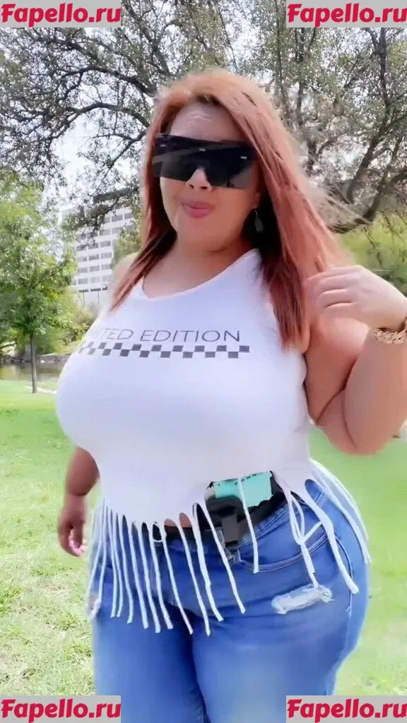 SueAnn Onlyfans Photo Gallery 
