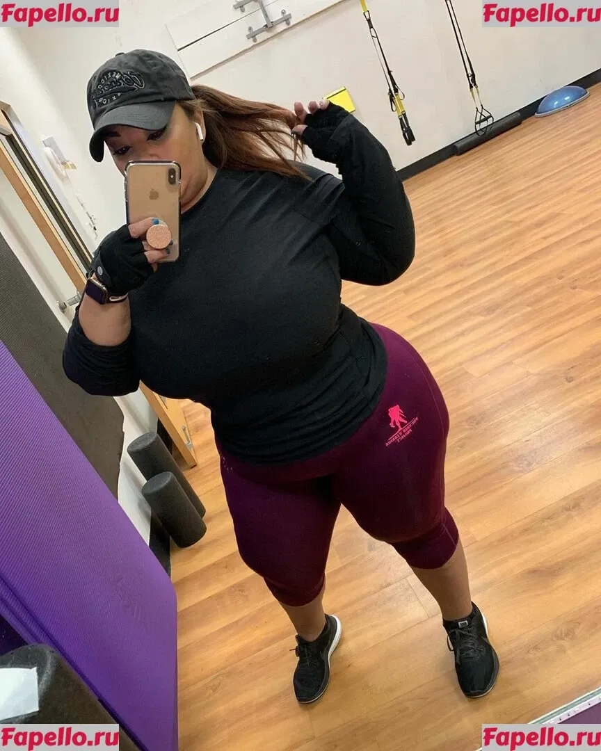 SueAnn Onlyfans Photo Gallery 