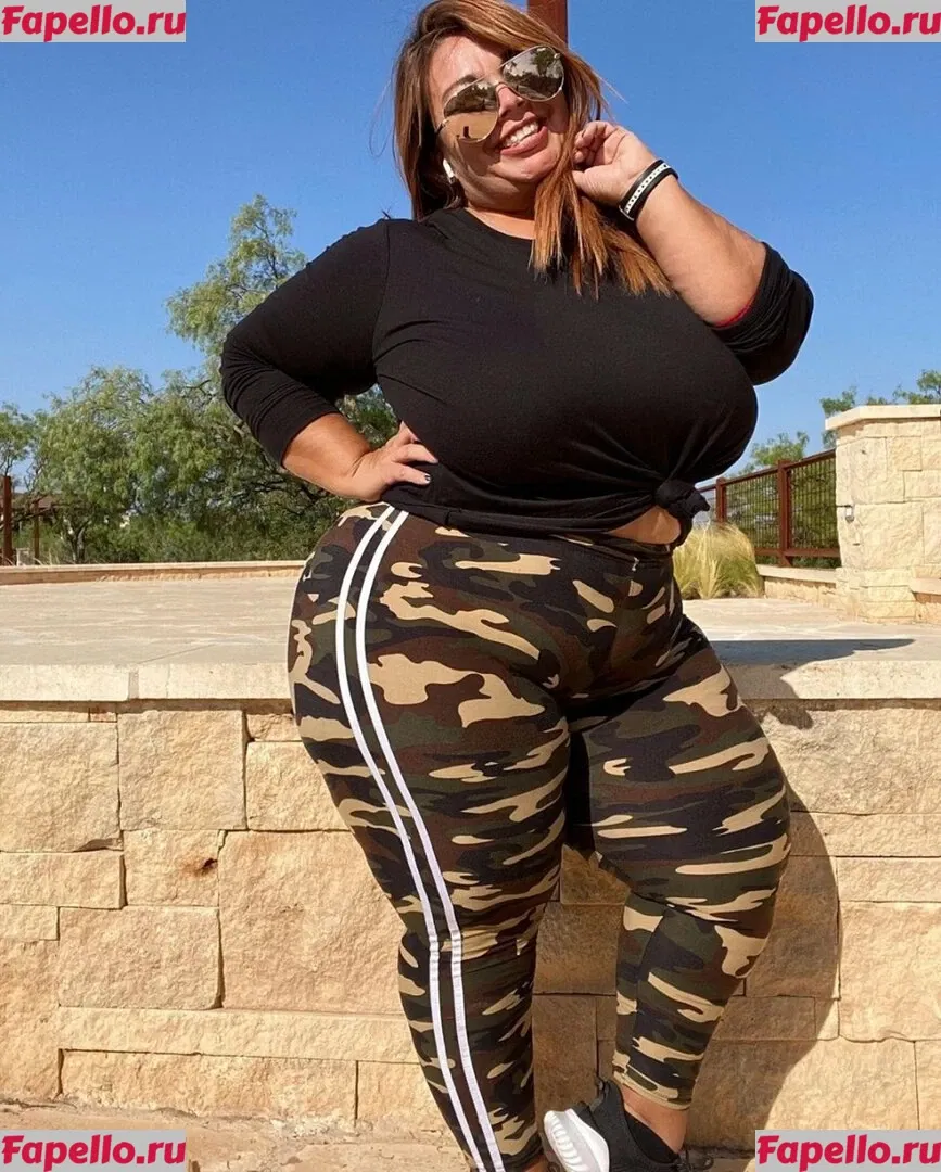 SueAnn Onlyfans Photo Gallery 
