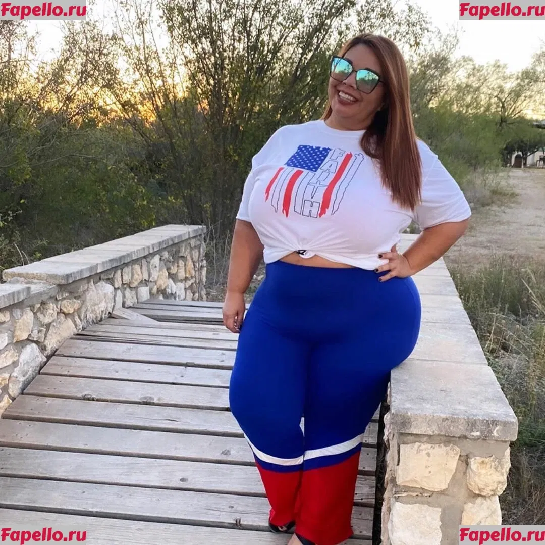 SueAnn Onlyfans Photo Gallery 
