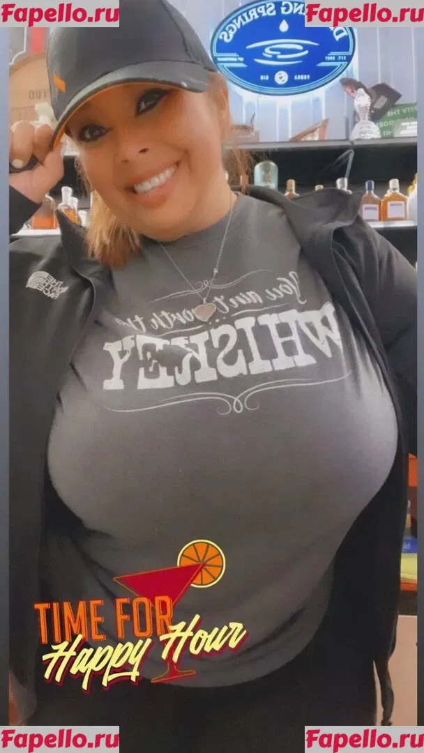 SueAnn Onlyfans Photo Gallery 