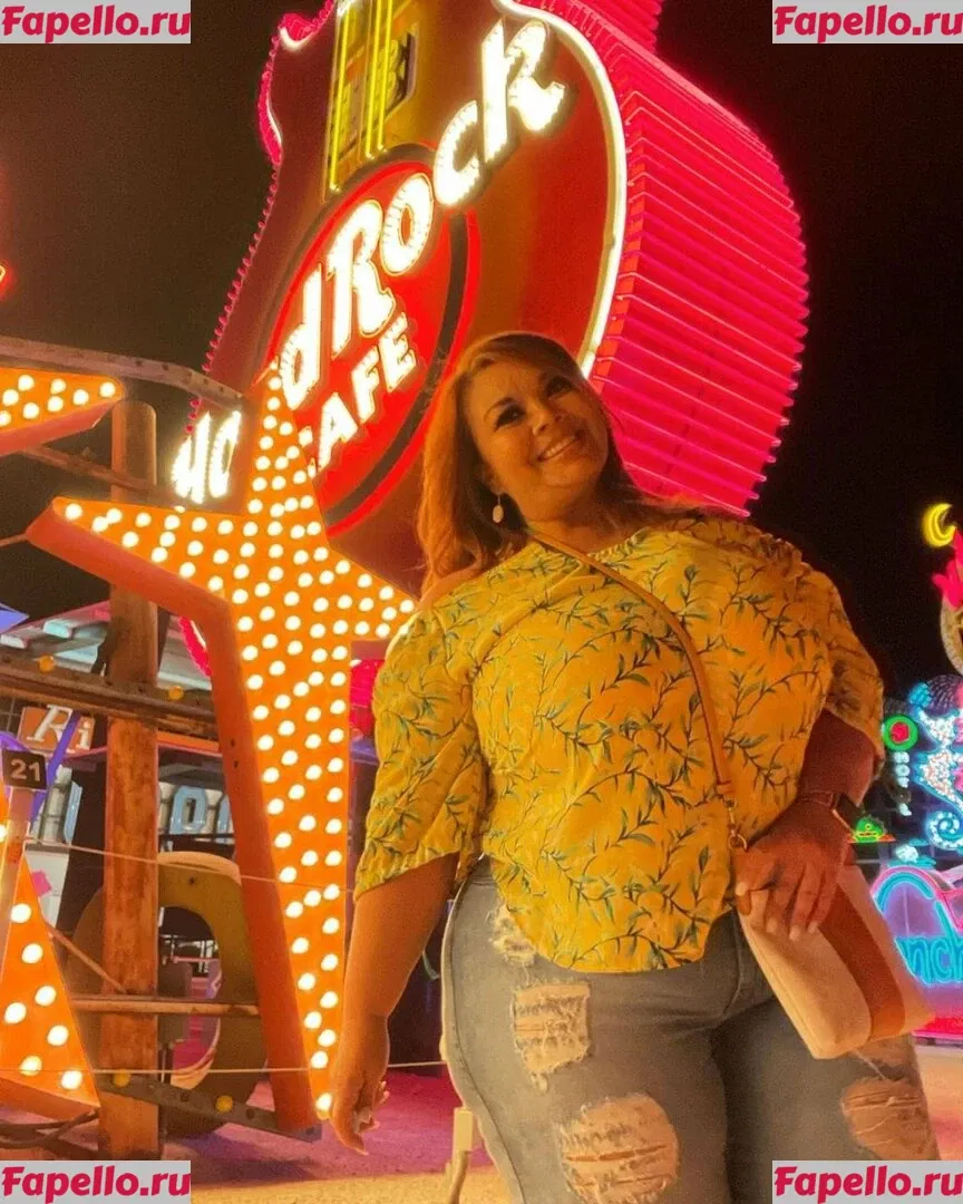 SueAnn Onlyfans Photo Gallery 