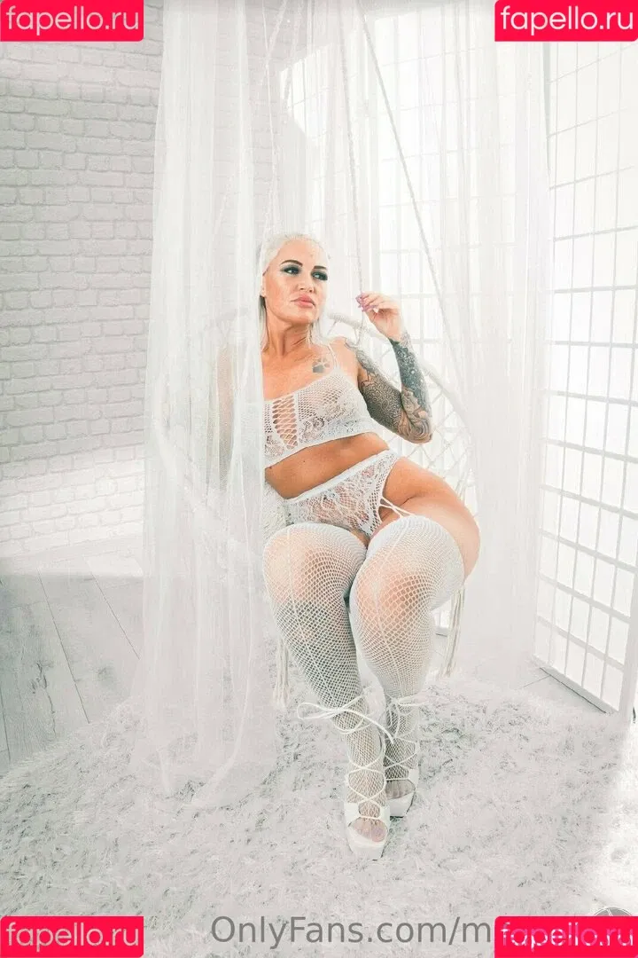 mo_vivike Onlyfans Photo Gallery 