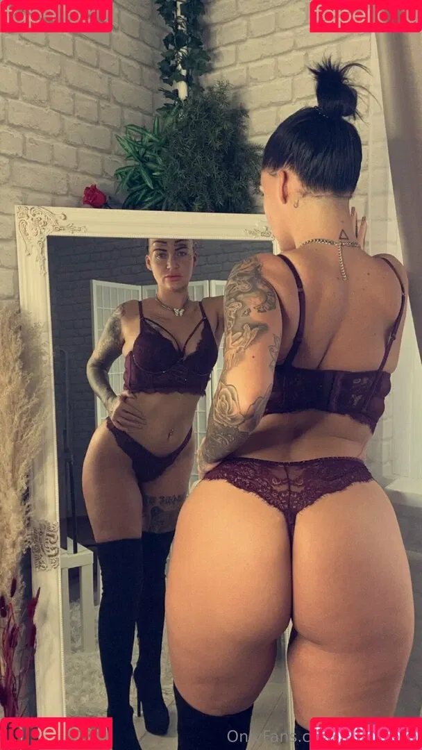 mo_vivike Onlyfans Photo Gallery 