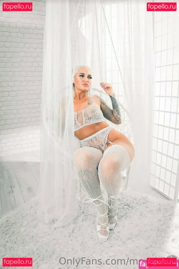 mo_vivike Onlyfans Photo Gallery 