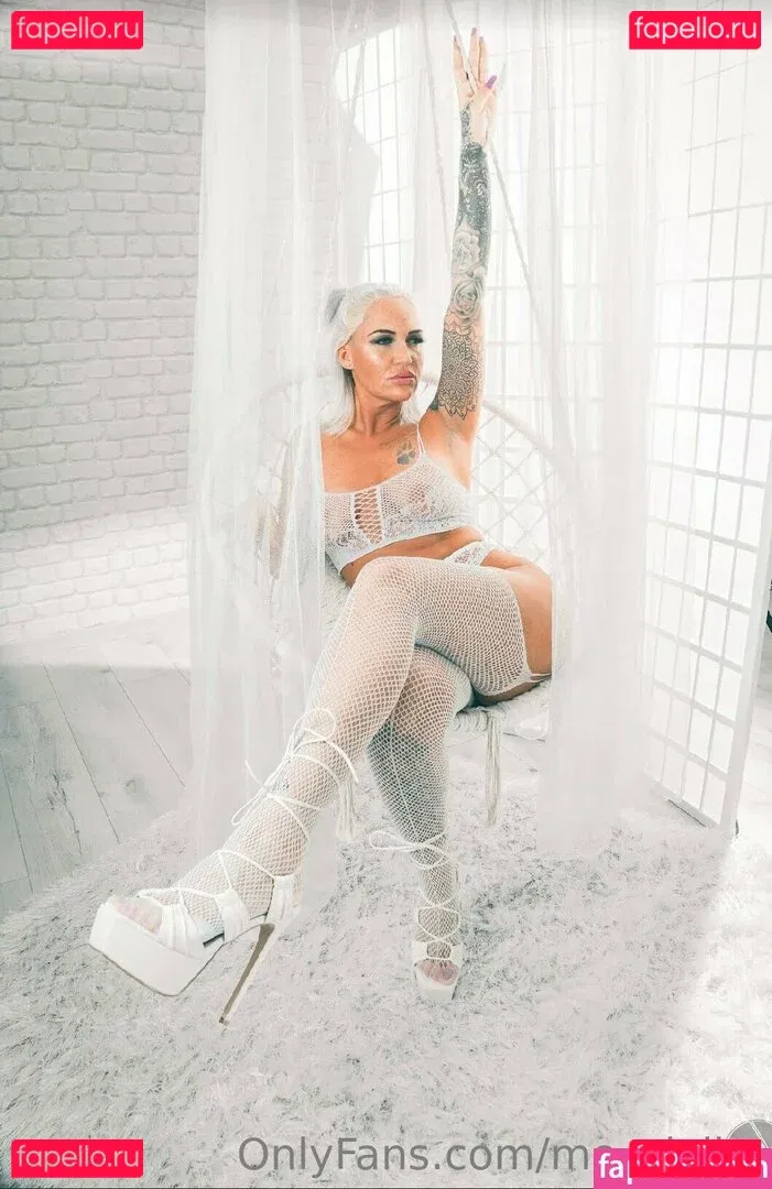 mo_vivike Onlyfans Photo Gallery 