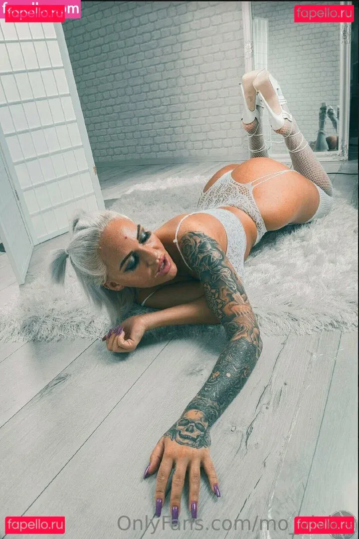 mo_vivike Onlyfans Photo Gallery 