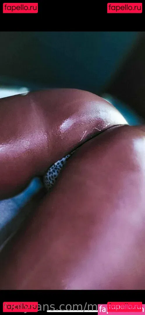 mo_vivike Onlyfans Photo Gallery 